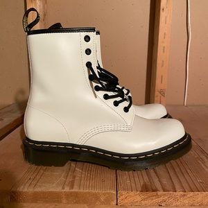 Dr Marten Women’s Boots in White